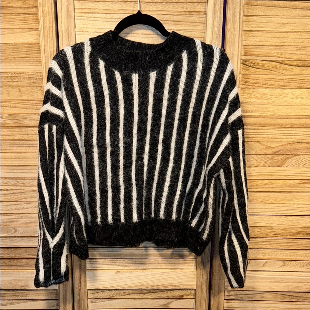 Something, Somewhere Striped Black and White Women's Sweater Size Small